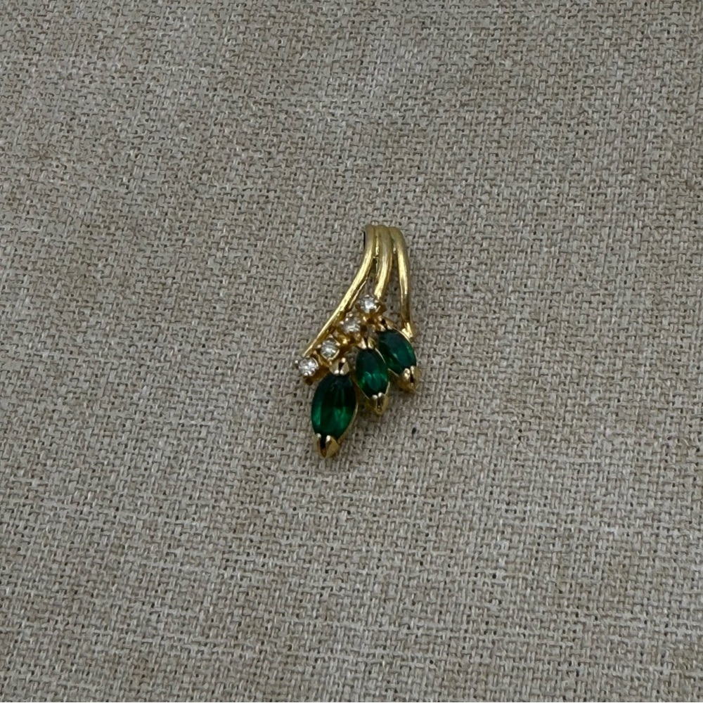 Elegant Gold tone and Green glass Women's small Brooch